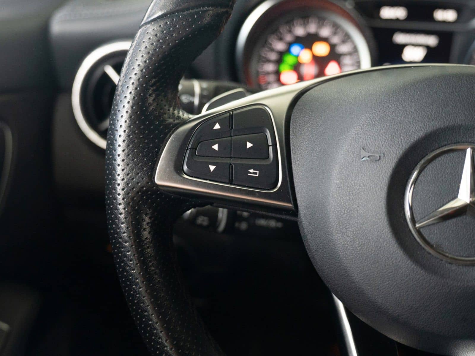 Mercedes-Benz CLA 220 Shooting Brake AMG/4x4/AUTOM./KAMERA/LED foto 8