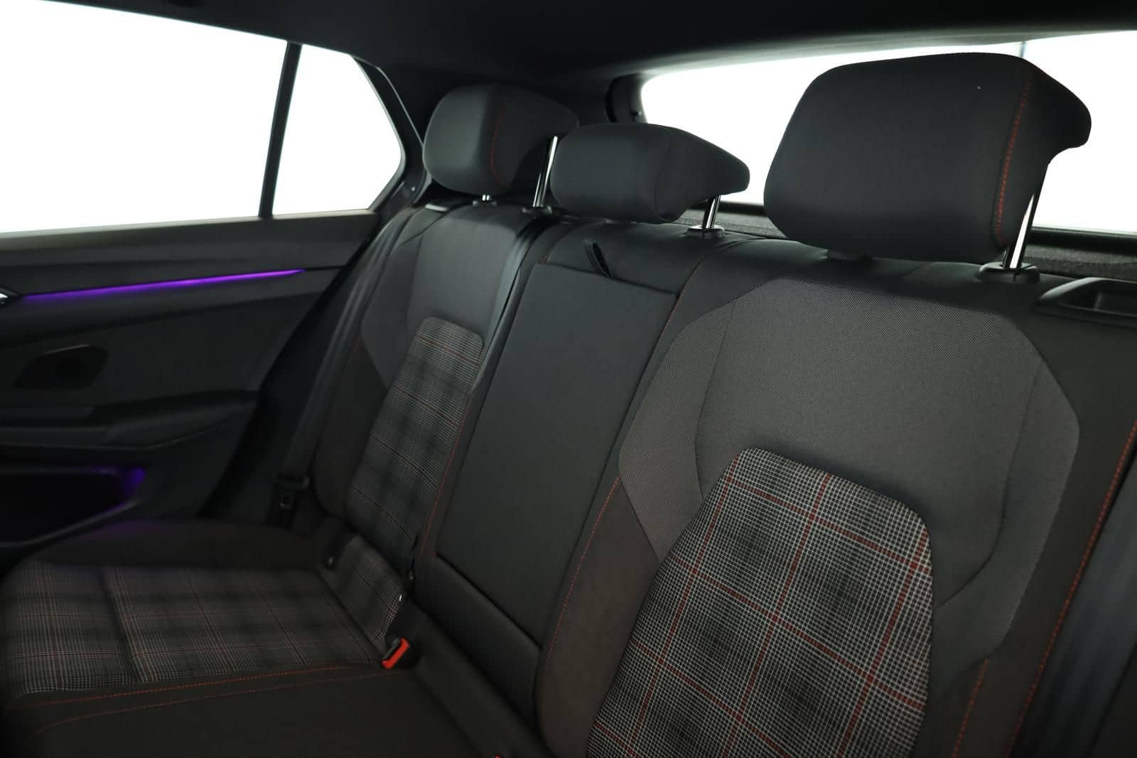 Volkswagen Golf GTI DSG Black IQ.LIGHT Pano HUD HarmanK 19" foto 15