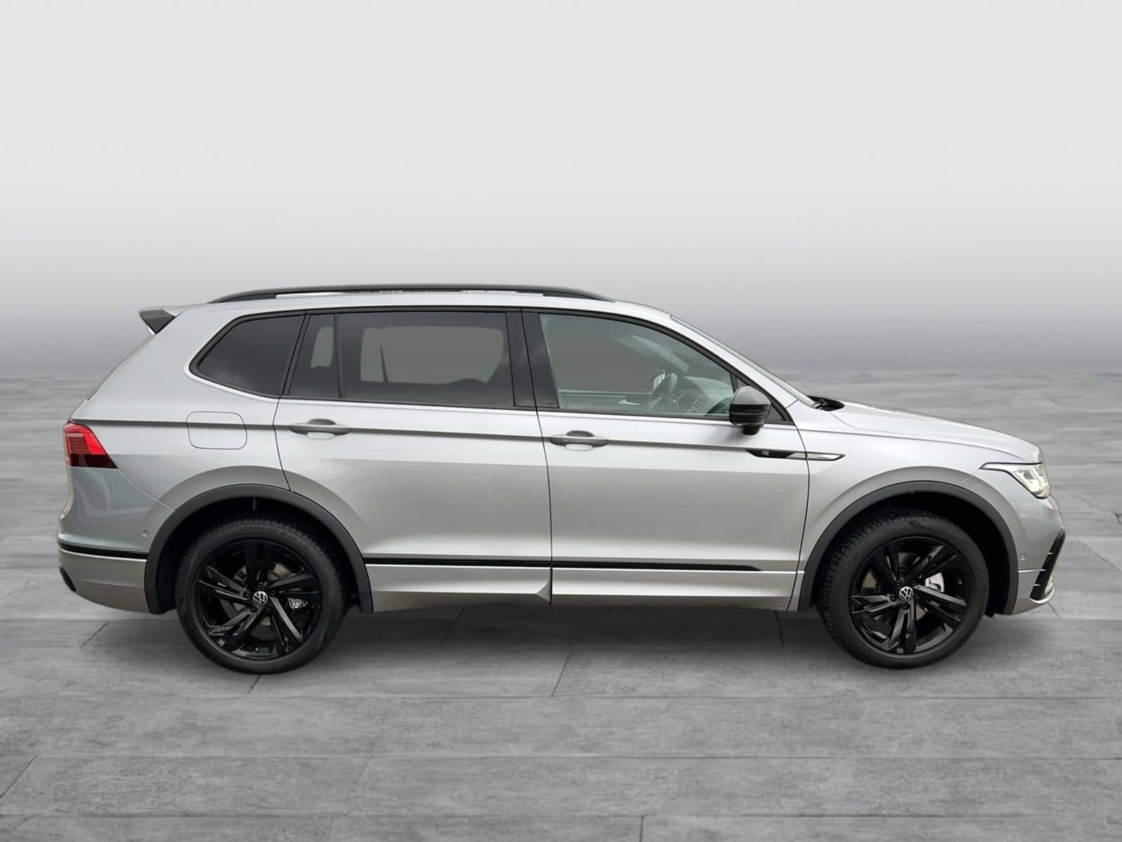 Volkswagen Tiguan Allspace R-Line DSG 4MOT LED NAVI AHK foto 6