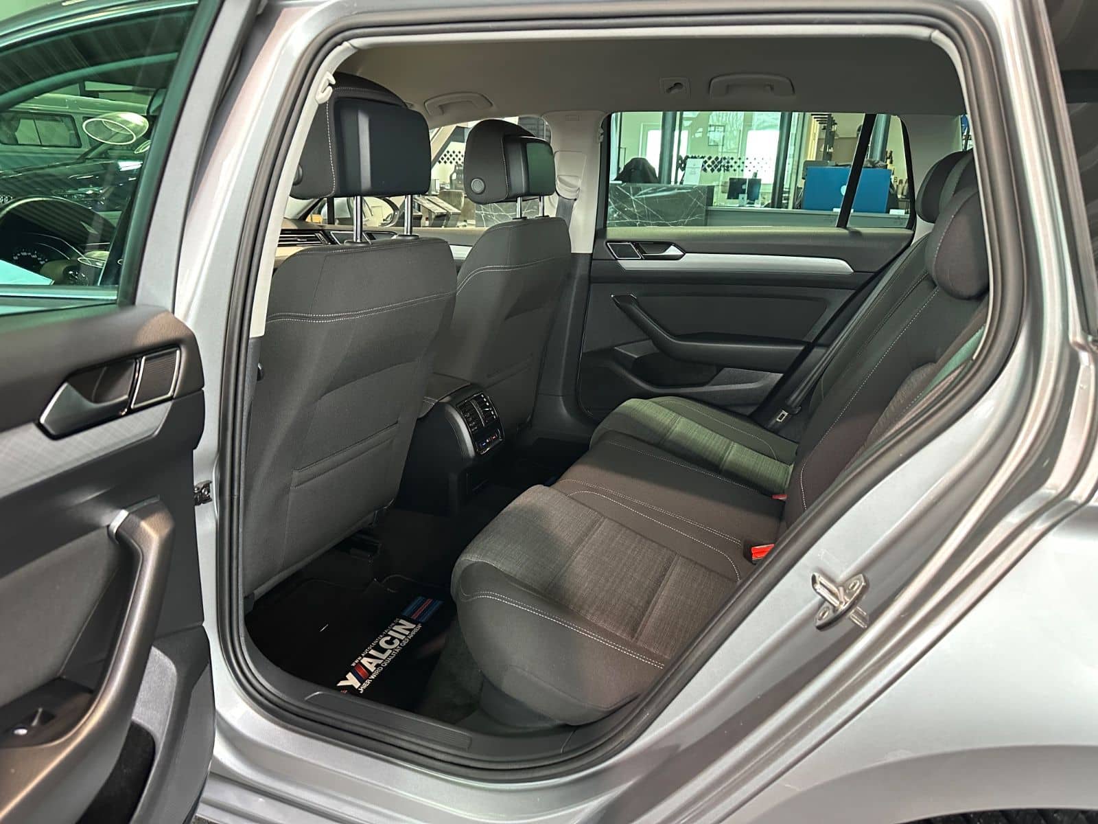 Volkswagen Passat Variant 1.5 TSI OPF DSG Business ACC/S-HE foto 17