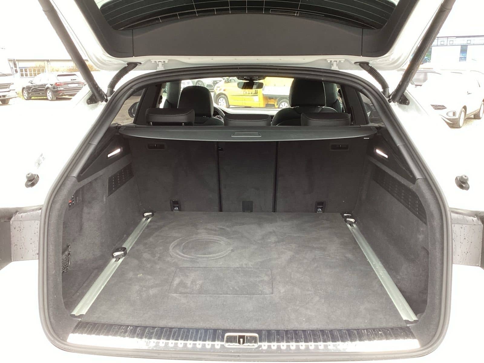 Audi Q8 55 TFSI e Tiptr. S-Line Head Up, Panoramad., foto 14