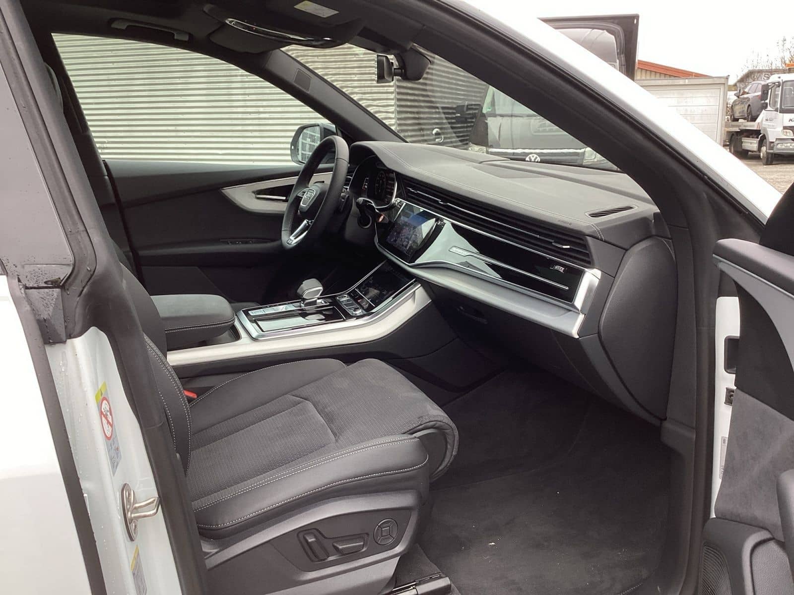 Audi Q8 55 TFSI e Tiptr. S-Line Head Up, Panoramad., foto 15