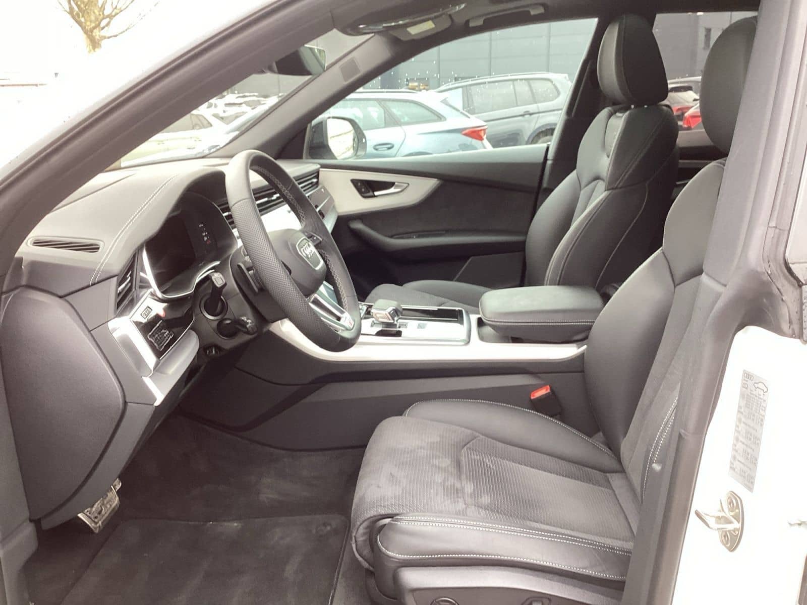 Audi Q8 55 TFSI e Tiptr. S-Line Head Up, Panoramad., foto 9