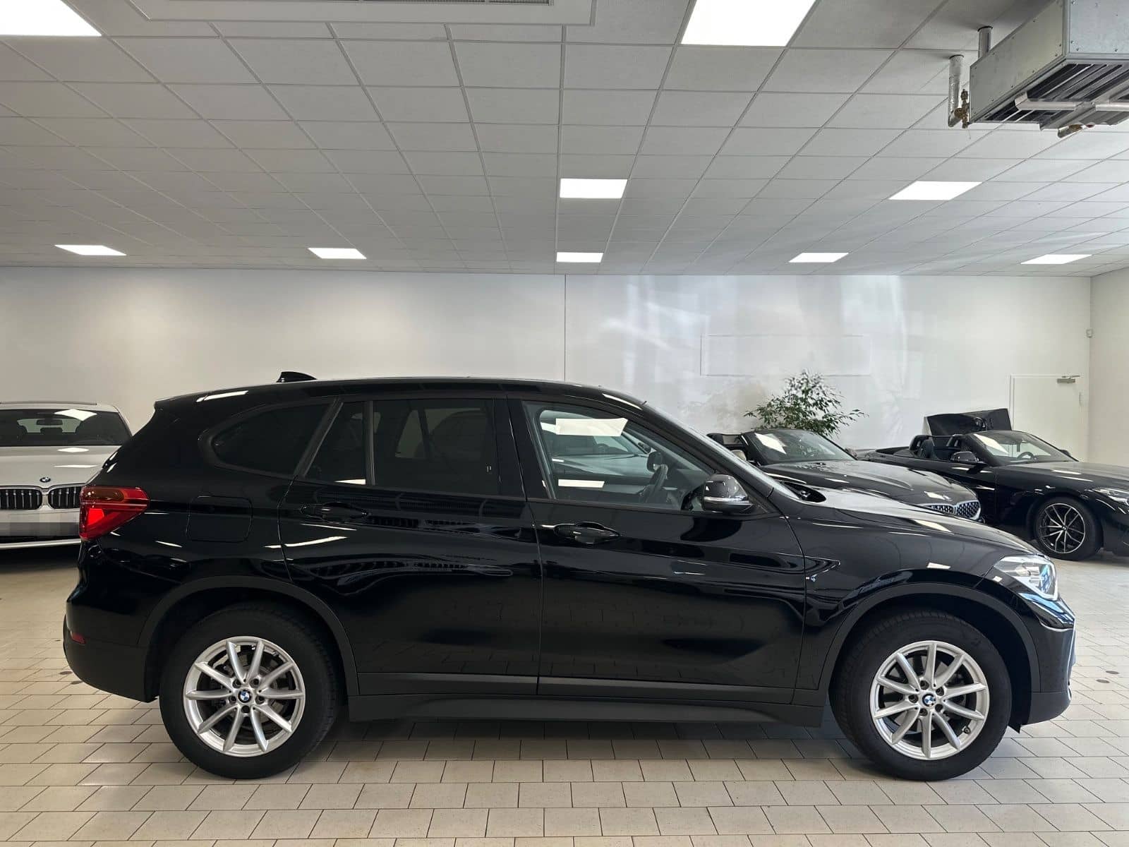 BMW X1 sDrive 18i Navi/Panorama/ParkAssist/Tempomat foto 12
