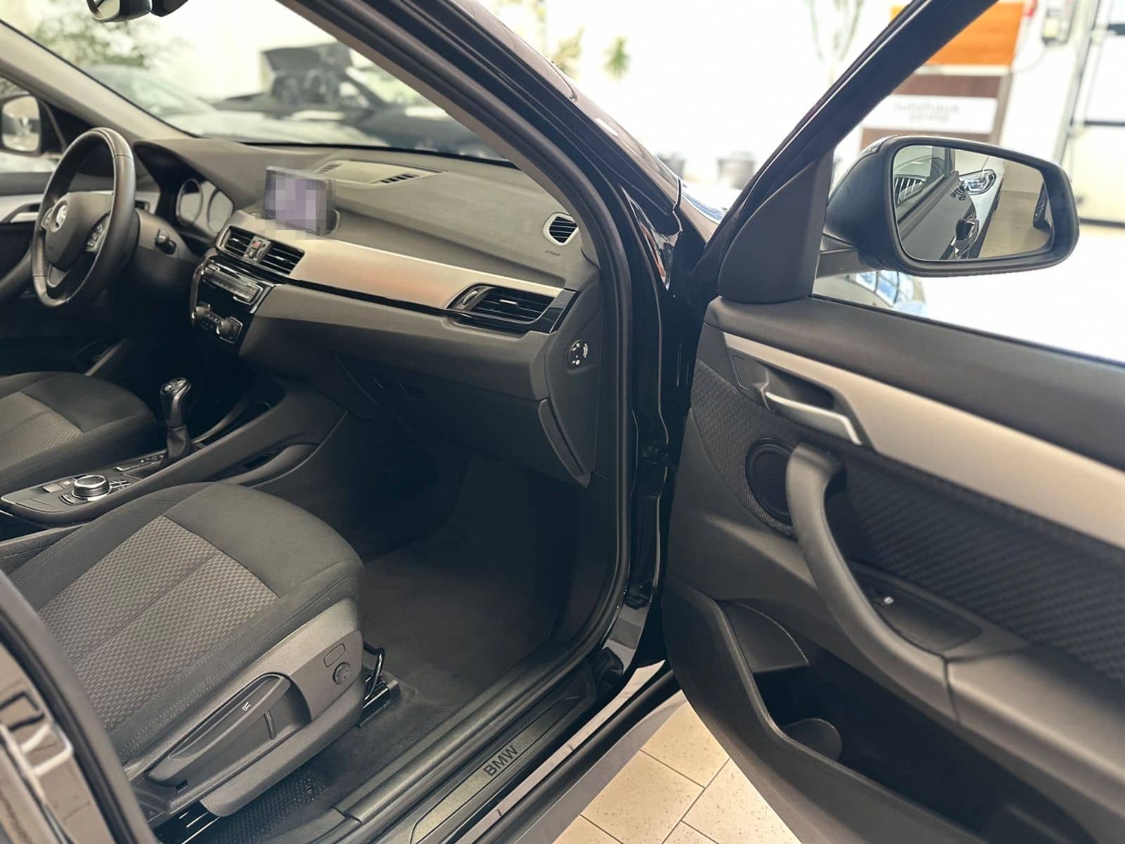 BMW X1 sDrive 18i Navi/Panorama/ParkAssist/Tempomat foto 23