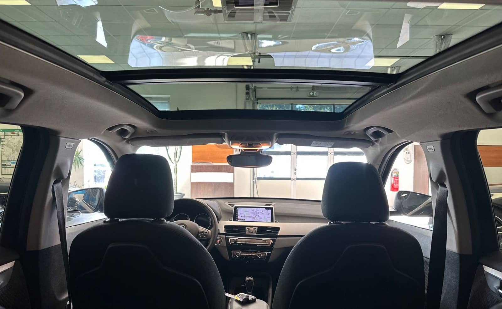 BMW X1 sDrive 18i Navi/Panorama/ParkAssist/Tempomat foto 4