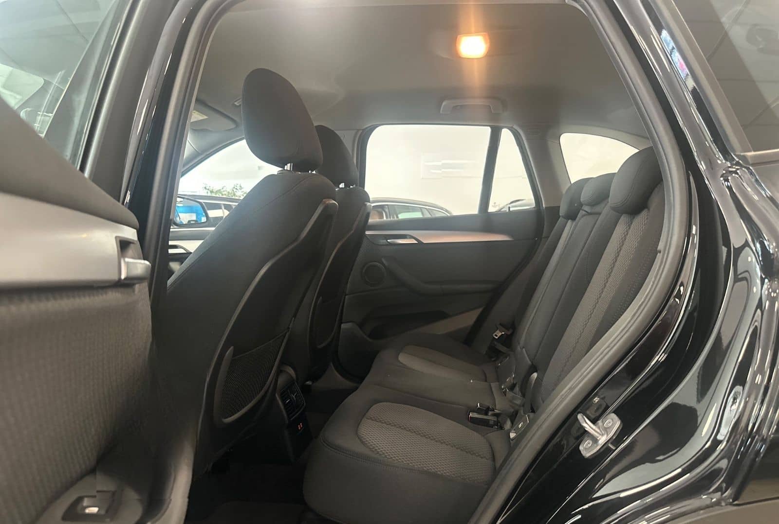 BMW X1 sDrive 18d Advantage Aut/Navi/SitzHz/Tempomat foto 20