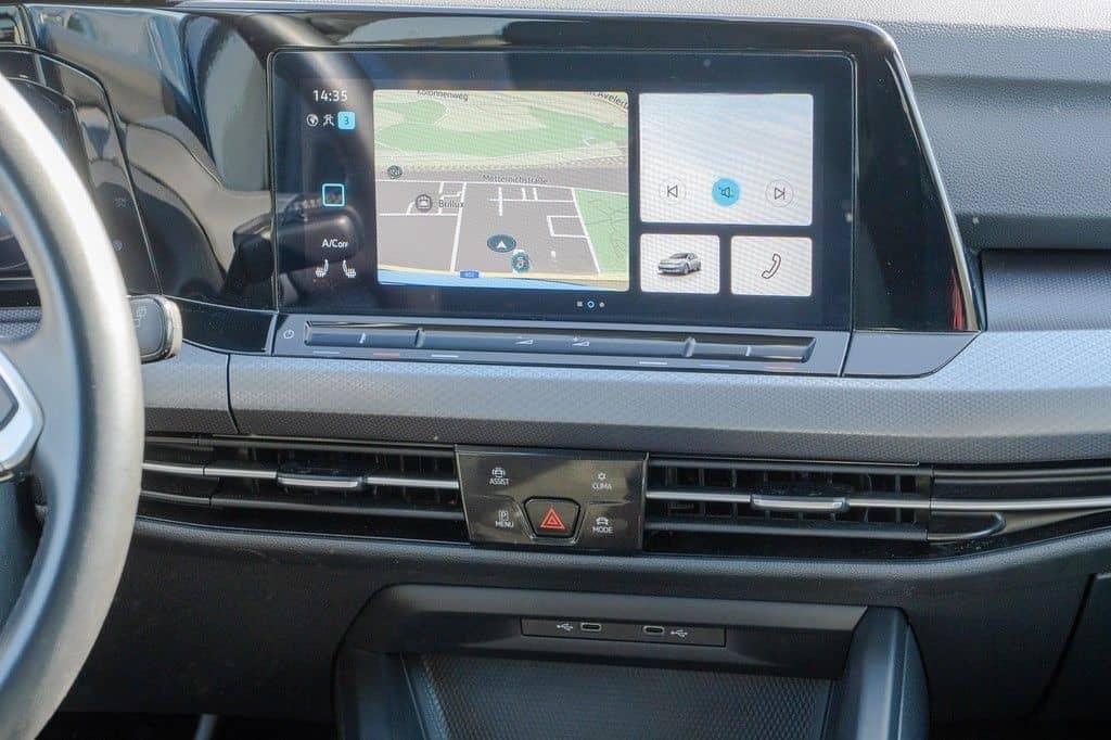 Volkswagen Golf VIII 1.5 TSI Active Navi, IQ Drive, ZGV foto 12