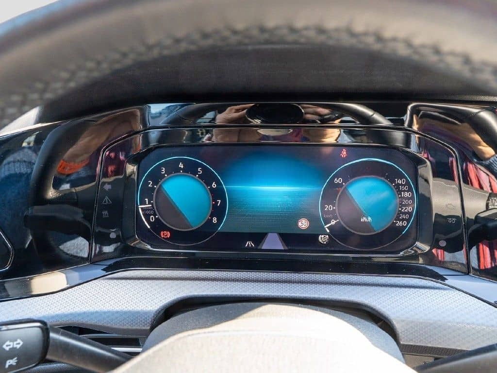 Volkswagen Golf VIII 1.5 TSI Active Navi, IQ Drive, ZGV foto 17