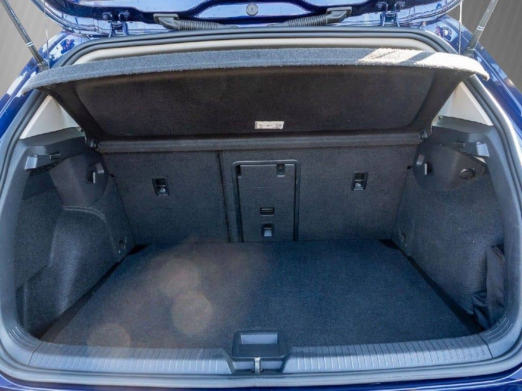 Volkswagen Golf VIII 1.5 TSI Active Navi, IQ Drive, ZGV foto 7
