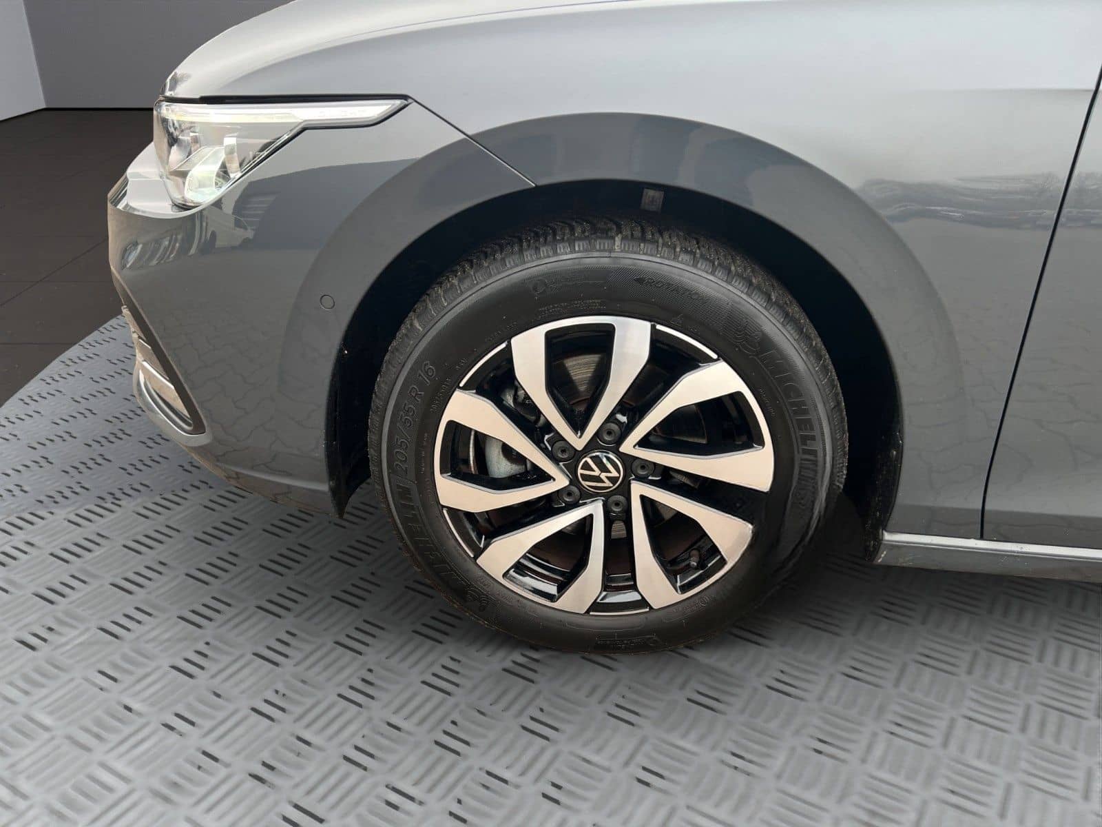 Volkswagen Golf VIII 1.5 TSI 110 KW Active Standhzg. Navi foto 17