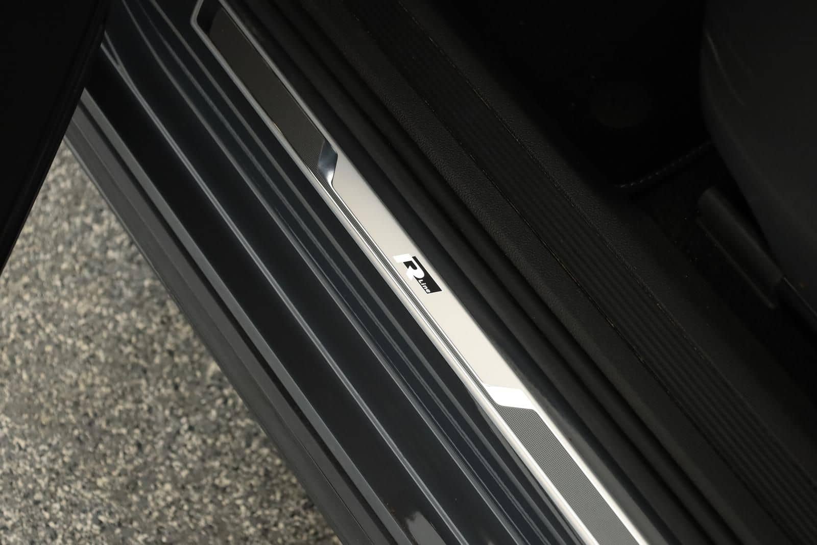 Volkswagen Touran 2.0 TDI DSG Highline R-Line 7 Pano 18 AHK foto 12