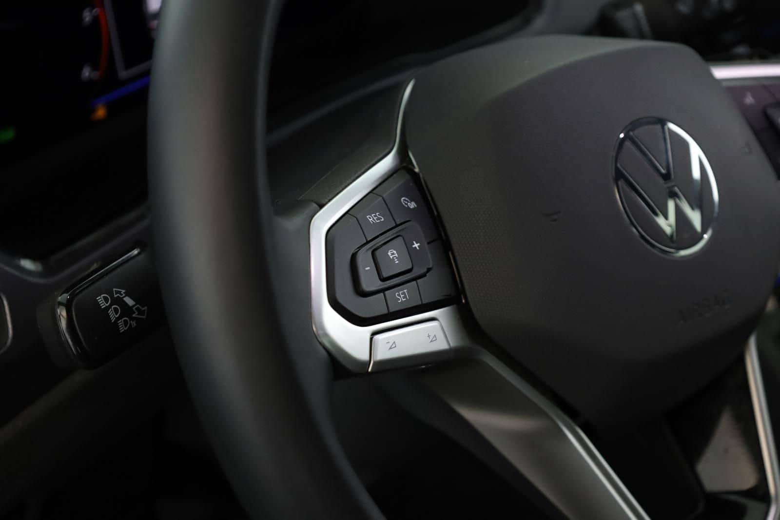 Volkswagen Touran 2.0 TDI DSG Highline R-Line 7 Pano 18 AHK foto 13