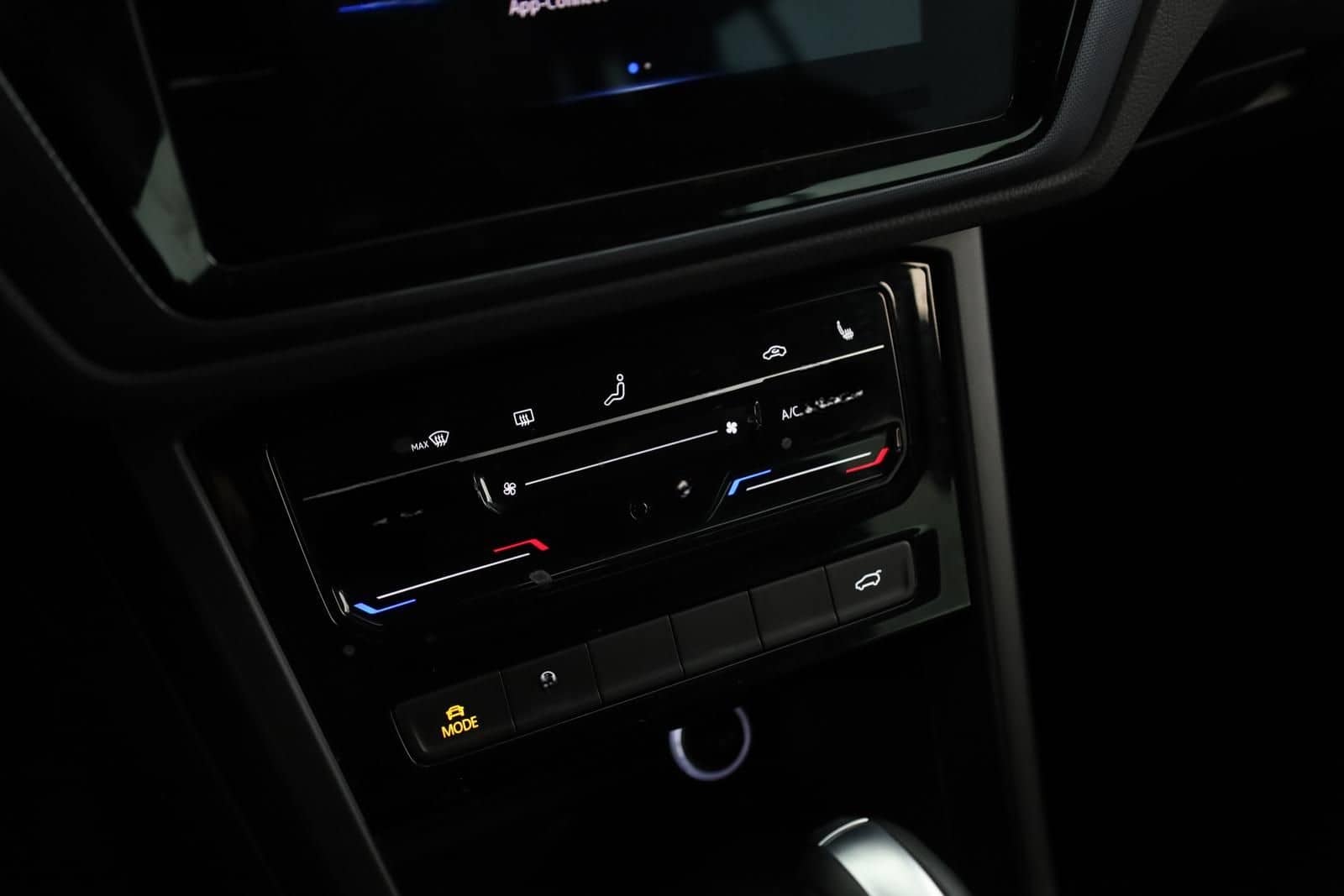 Volkswagen Touran 2.0 TDI DSG Highline R-Line 7 Pano 18 AHK foto 16