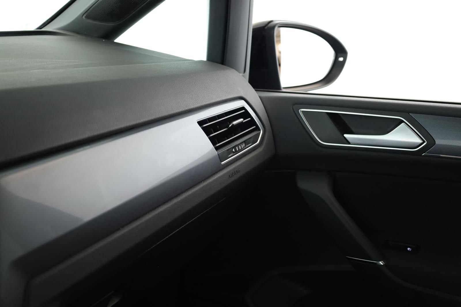 Volkswagen Touran 2.0 TDI DSG Highline R-Line 7 Pano 18 AHK foto 18