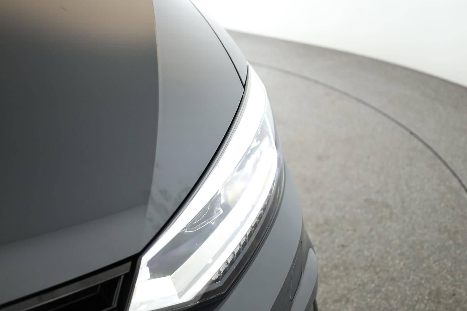 Volkswagen Touran 2.0 TDI DSG Highline R-Line 7 Pano 18 AHK foto 22