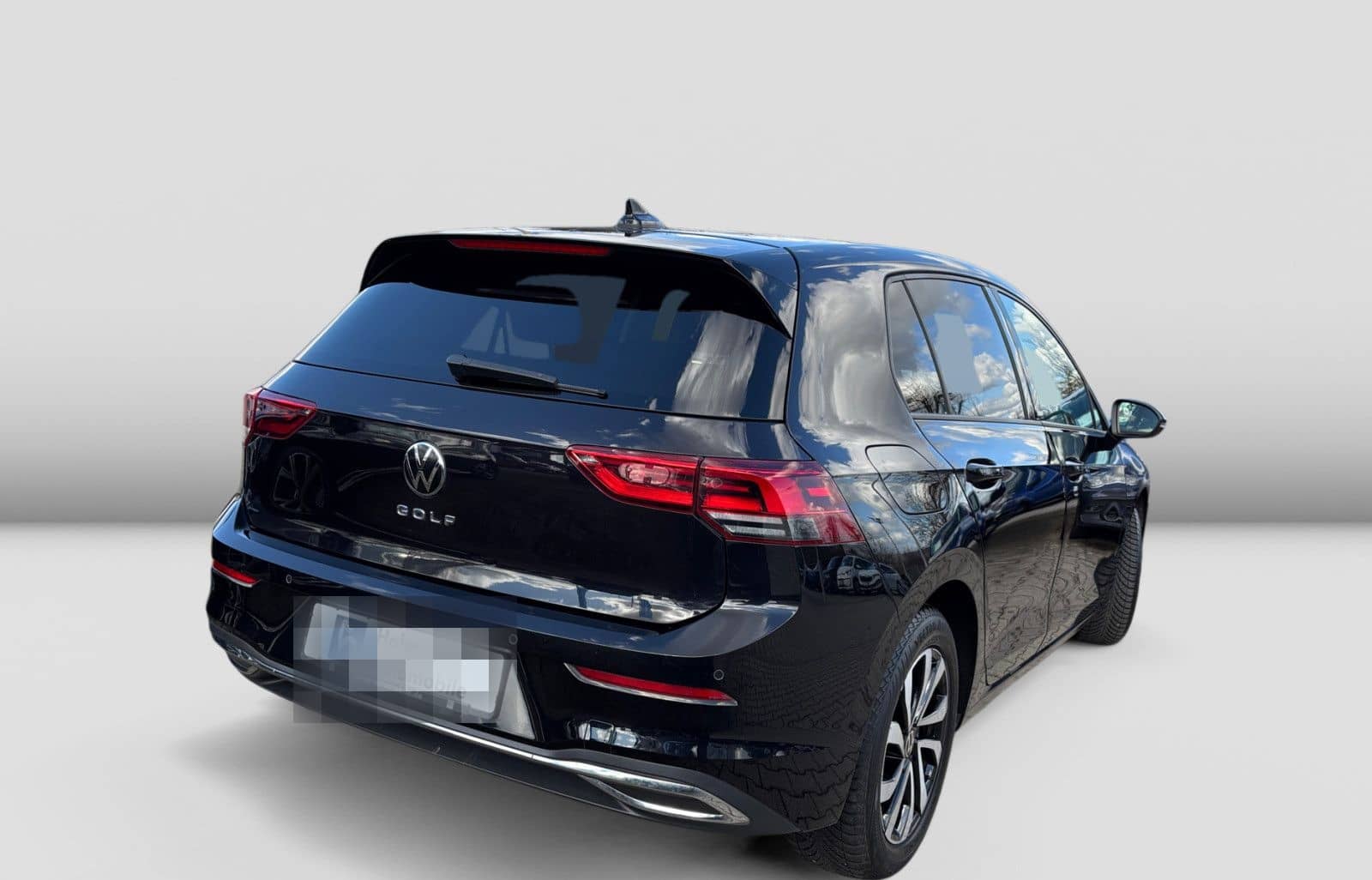 Volkswagen Golf VIII 1.5TSI Active LED AHK Navi APP Sitzhzg foto 4