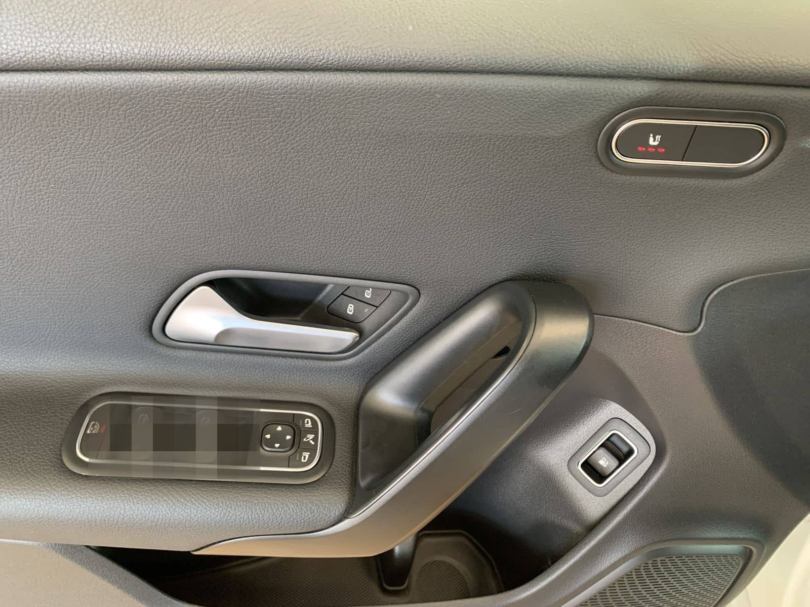 Mercedes-Benz CLA 250 Shooting Brake e Pano. LED Navi PDC SHZ foto 23