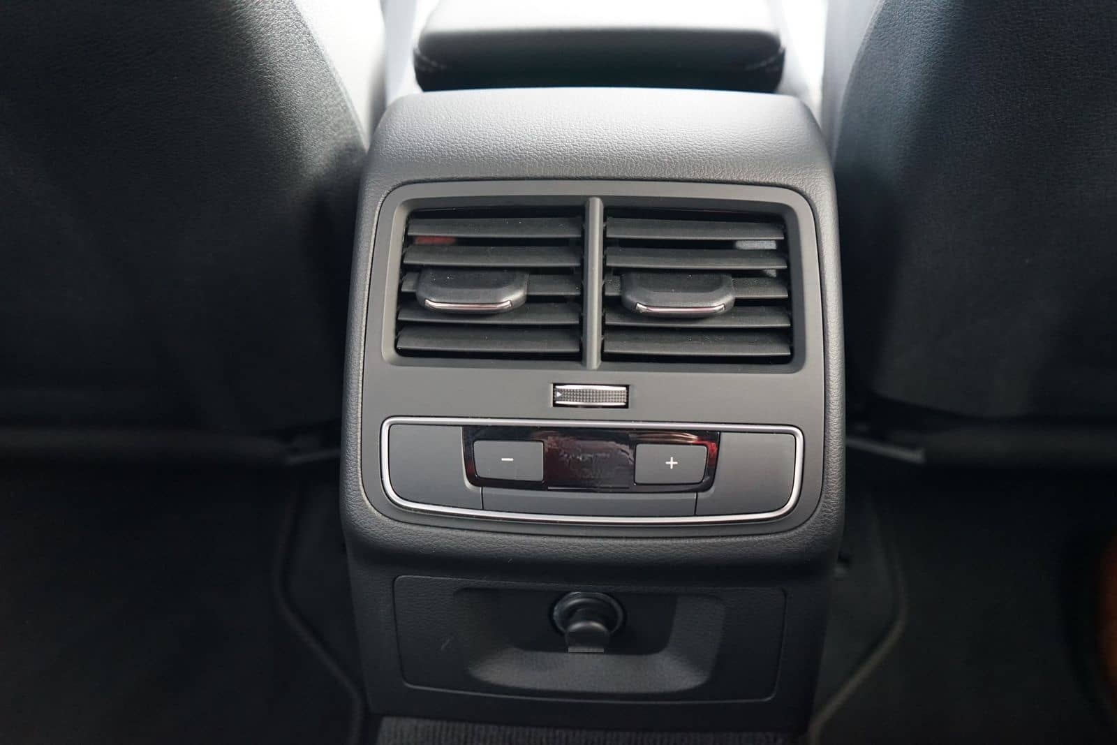 Audi A4 Avant 40 TDI S-Line quattro Aut. LED ACC Navi foto 14