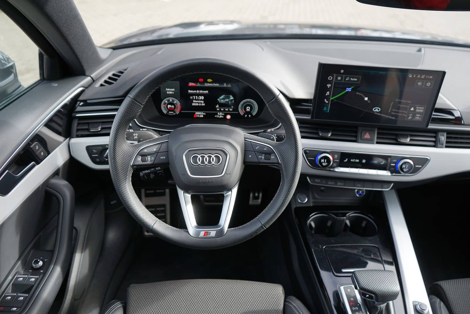 Audi A4 Avant 40 TDI S-Line quattro Aut. LED ACC Navi foto 17