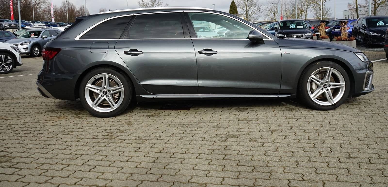Audi A4 Avant 40 TDI S-Line quattro Aut. LED ACC Navi foto 3