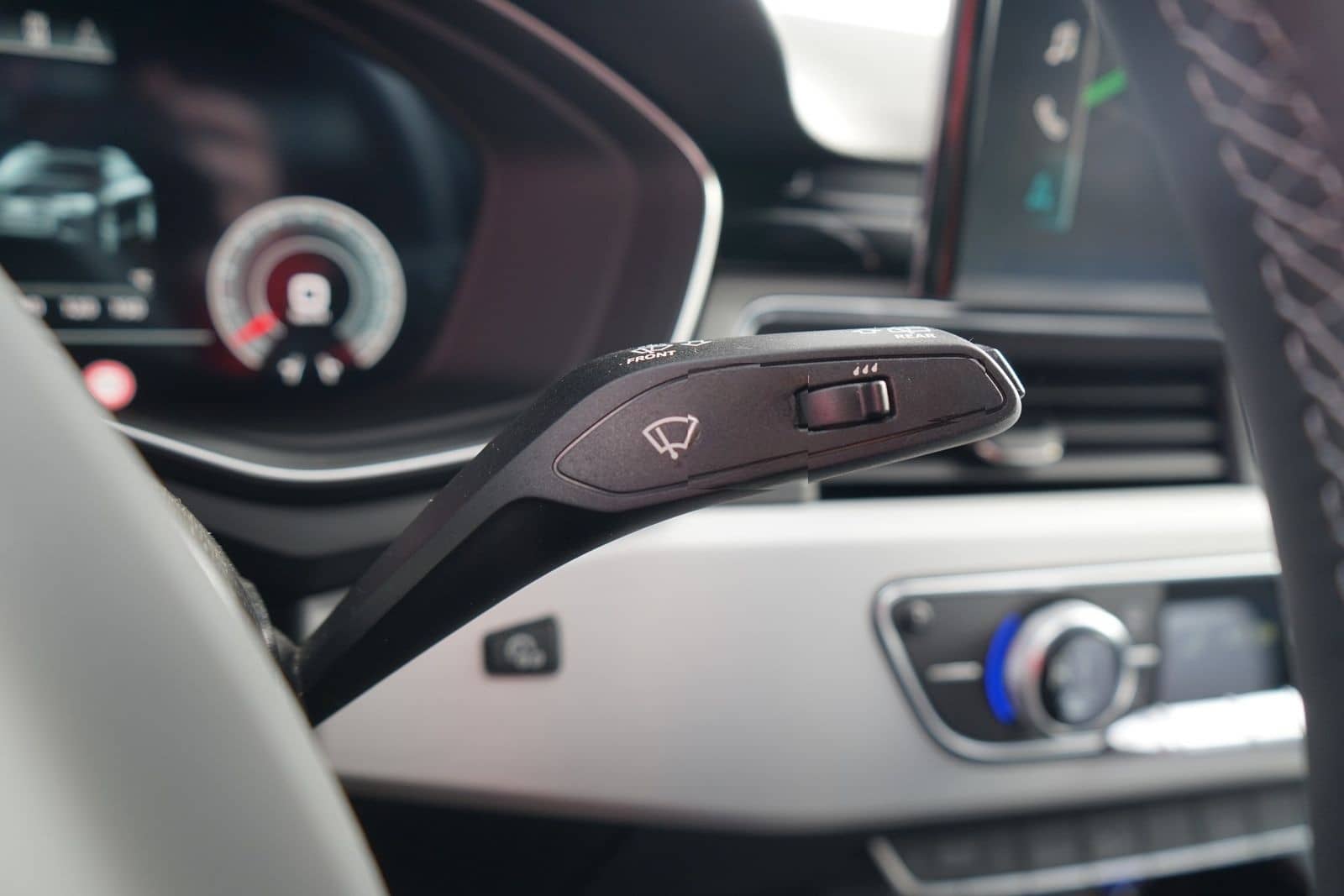 Audi A4 Avant 40 TDI S-Line quattro Aut. LED ACC Navi foto 24