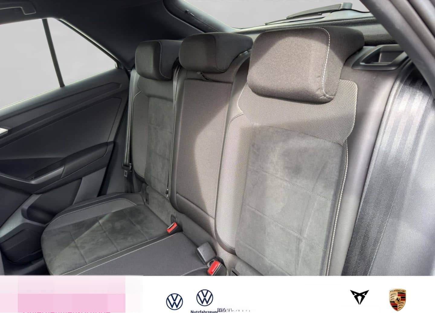 Volkswagen T-Roc R-Line 1.0 TSI  Navi+RK+ErgoActive+CarPlay foto 11