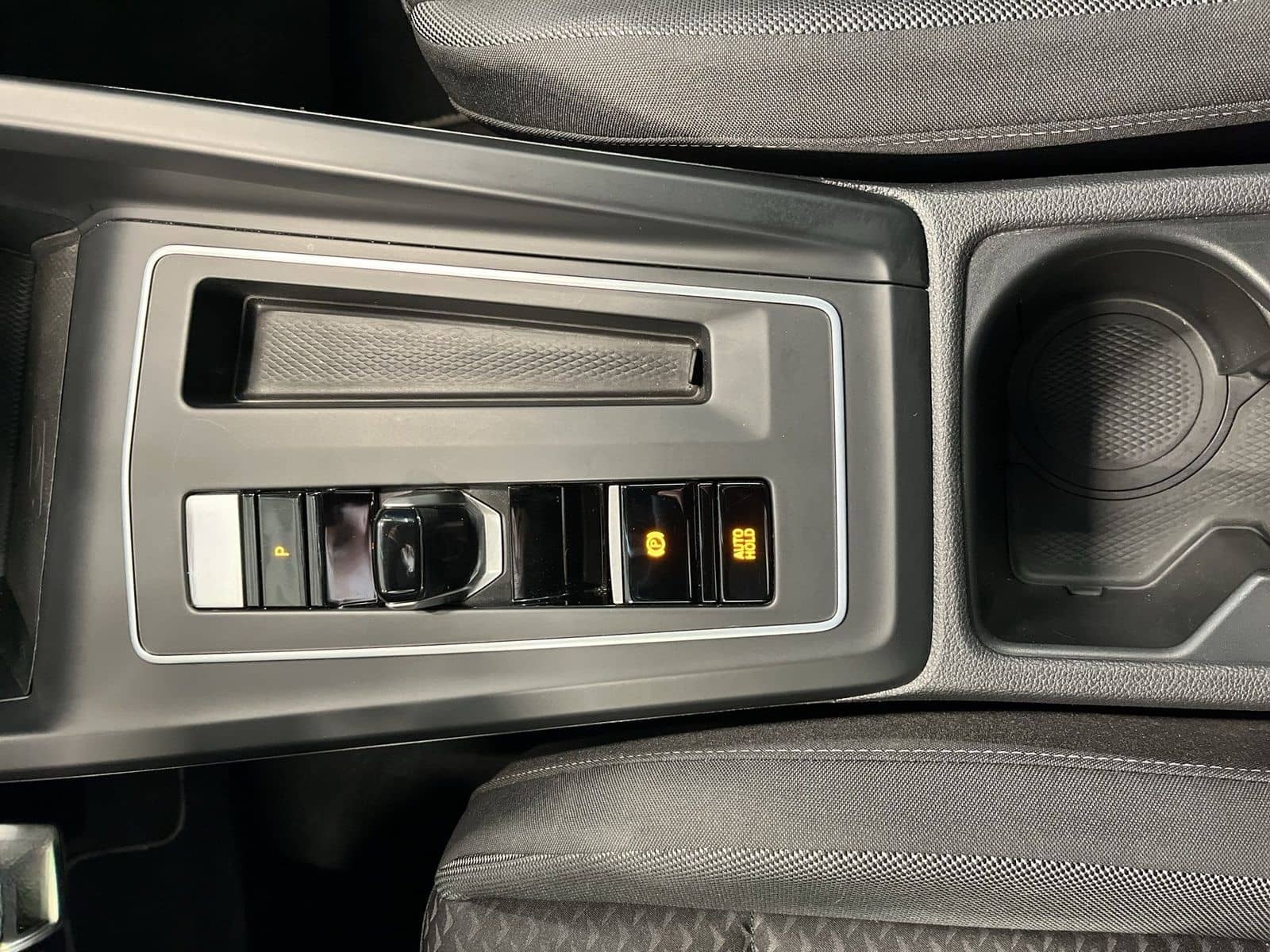 Volkswagen Golf VIII Active 2.0 TDI DSG ACC AHK AUT Kam. LM foto 17