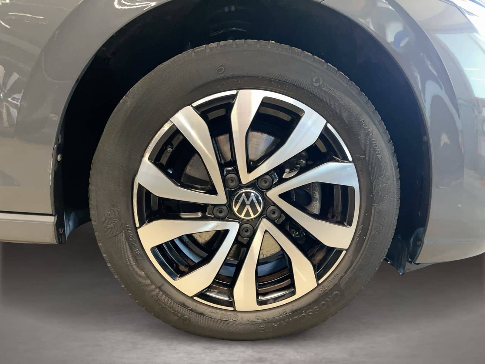 Volkswagen Golf VIII Active 2.0 TDI DSG ACC AHK AUT Kam. LM foto 6