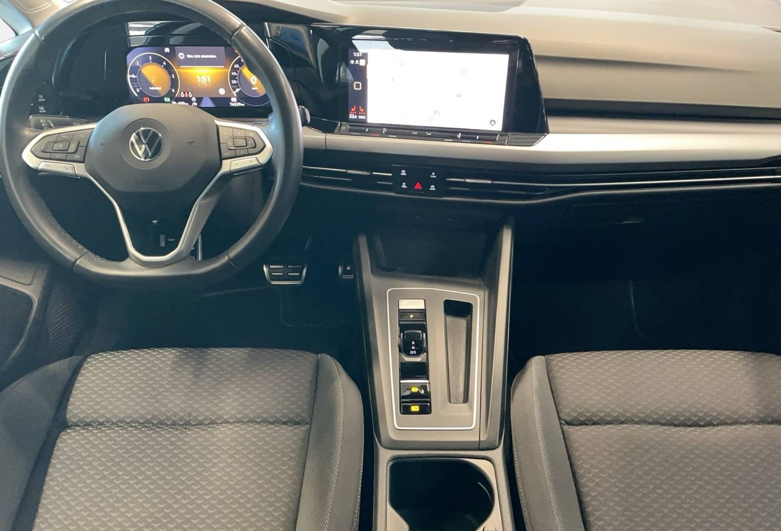 Volkswagen Golf VIII Active 2.0 TDI DSG ACC AHK AUT Kam. LM foto 10