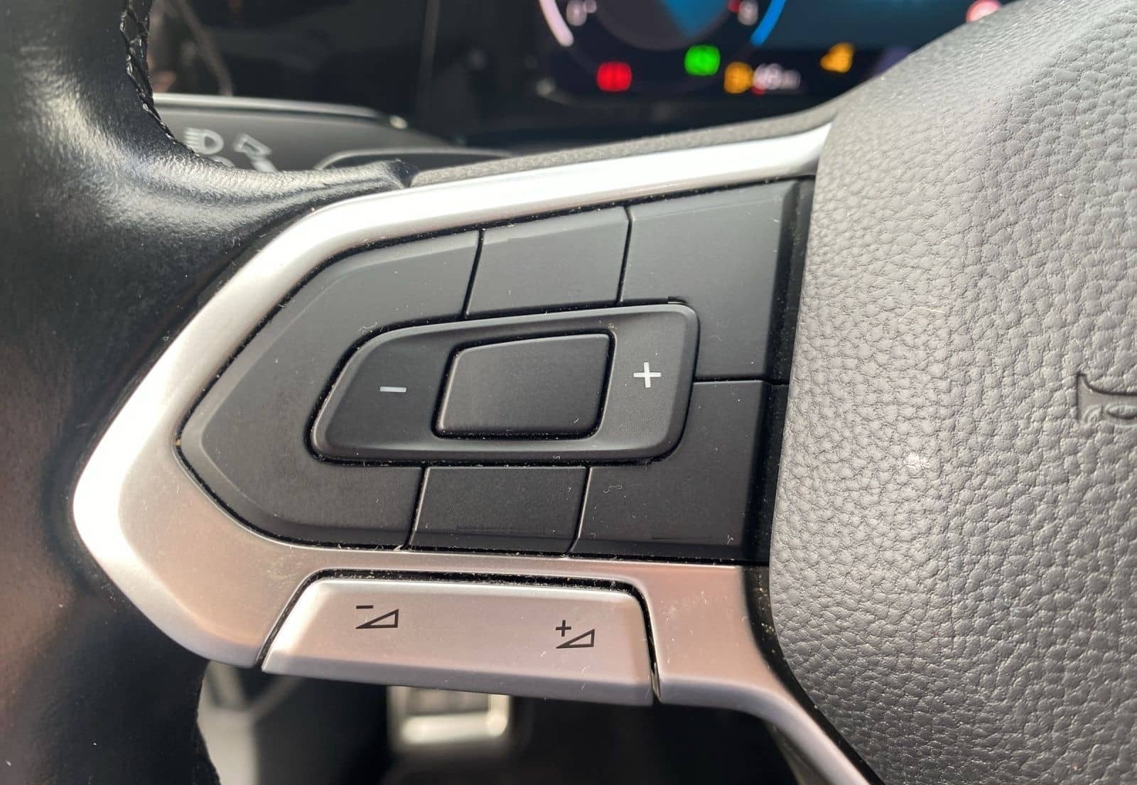 Volkswagen Golf VIII United 1.5 eTSI DSG STH/ACC/NAV/LED foto 20