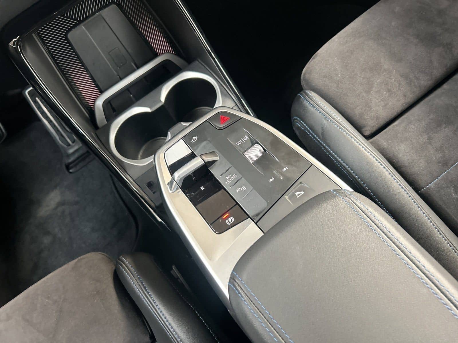 BMW iX2 eDrive20 M Sportpaket|Parkass.|19"LMR foto 13