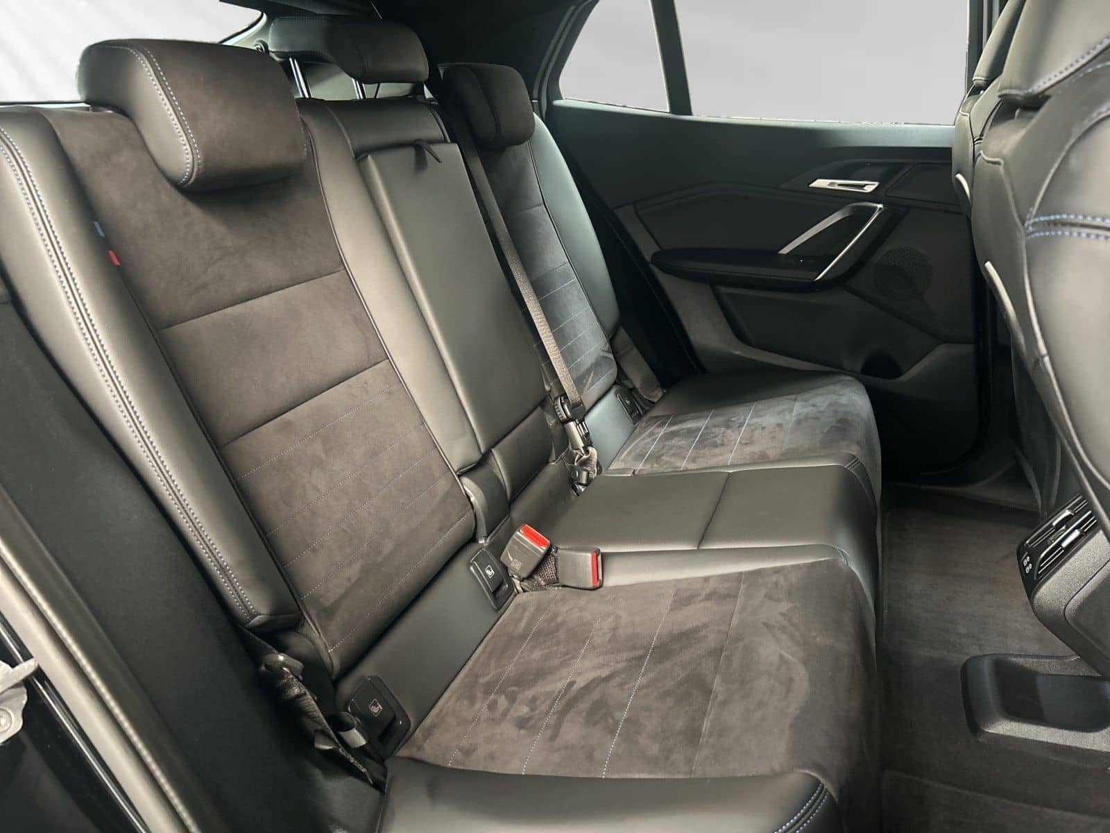 BMW iX2 eDrive20 M Sportpaket|Parkass.|19"LMR foto 15