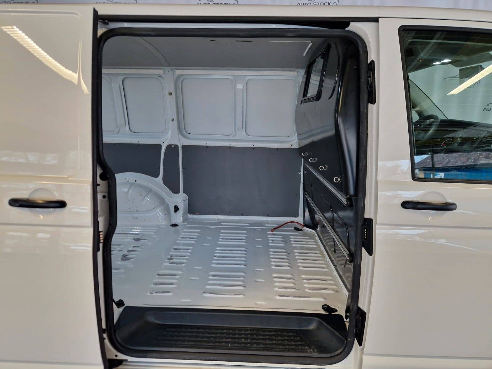 Volkswagen T6.1 Transporter 2,0 TDI Klima PDC Navi Sitzheiz foto 12