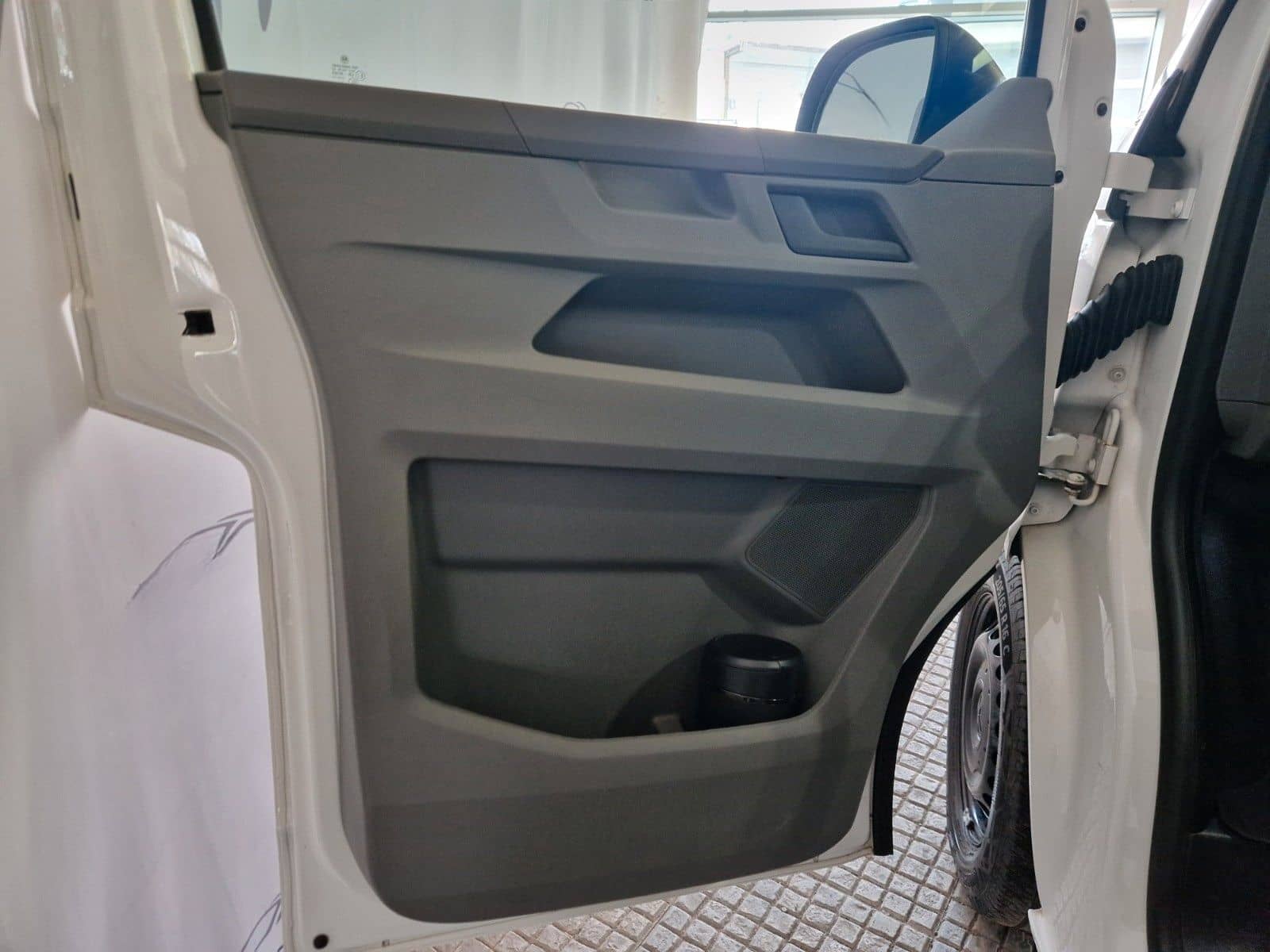 Volkswagen T6.1 Transporter 2,0 TDI Klima PDC Navi Sitzheiz foto 9