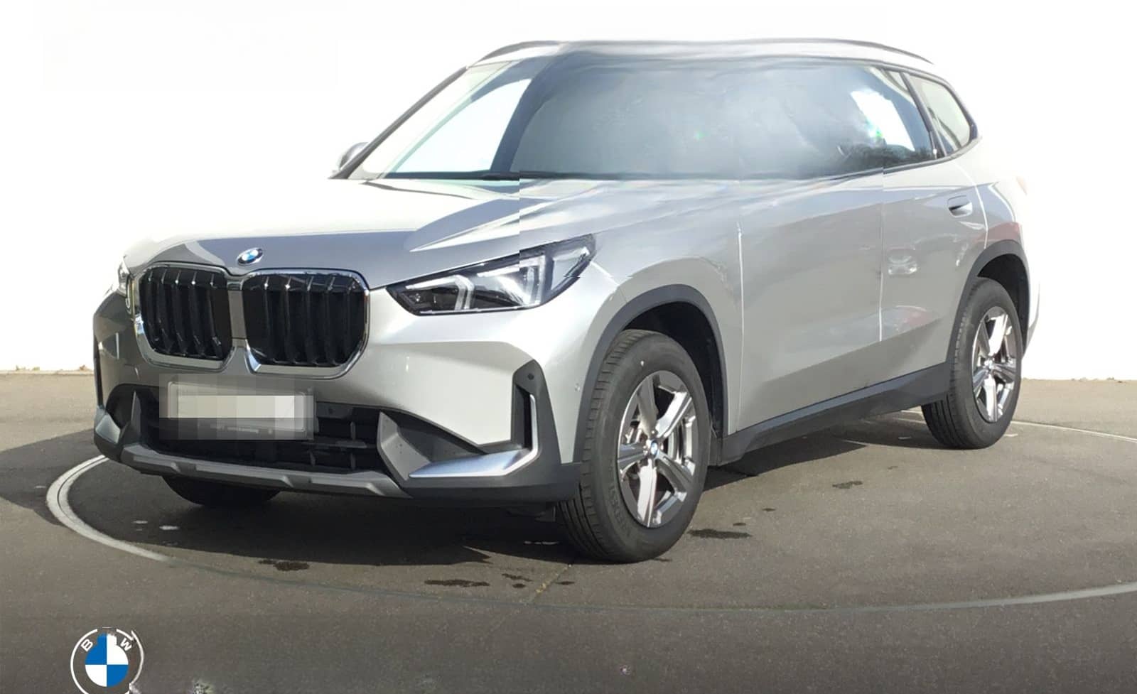 BMW X1 sDrive20i KAMERA+AHK+LM17+SITZHZ+LED foto 2