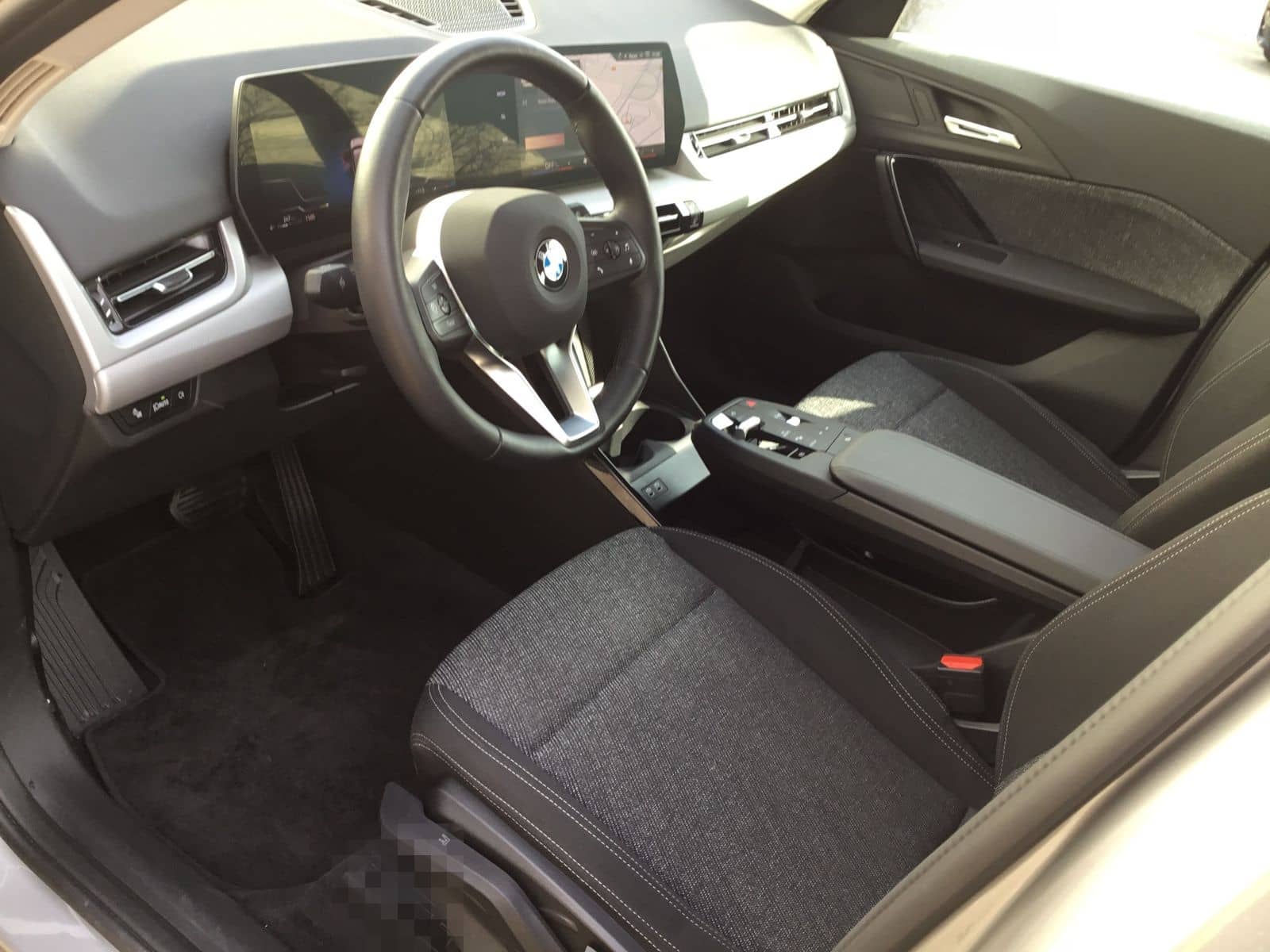 BMW X1 sDrive20i KAMERA+AHK+LM17+SITZHZ+LED foto 11