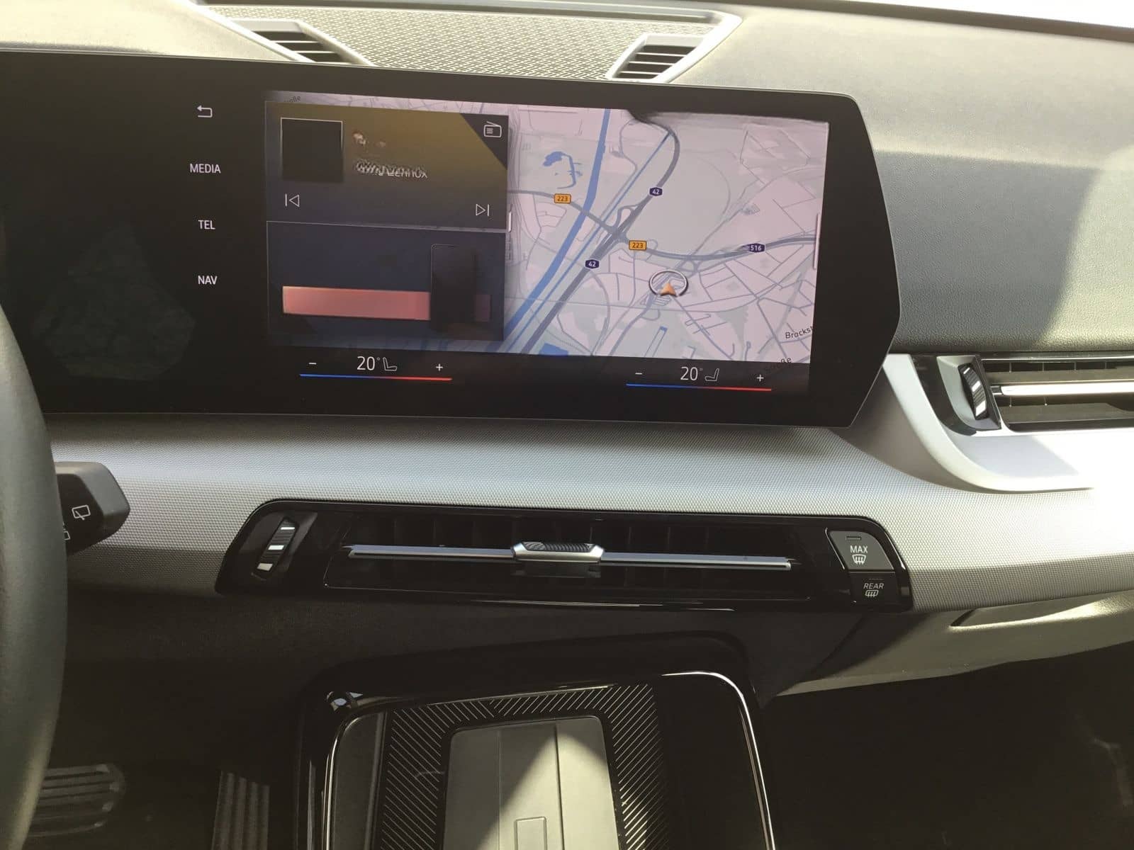 BMW X1 sDrive20i KAMERA+AHK+LM17+SITZHZ+LED foto 13