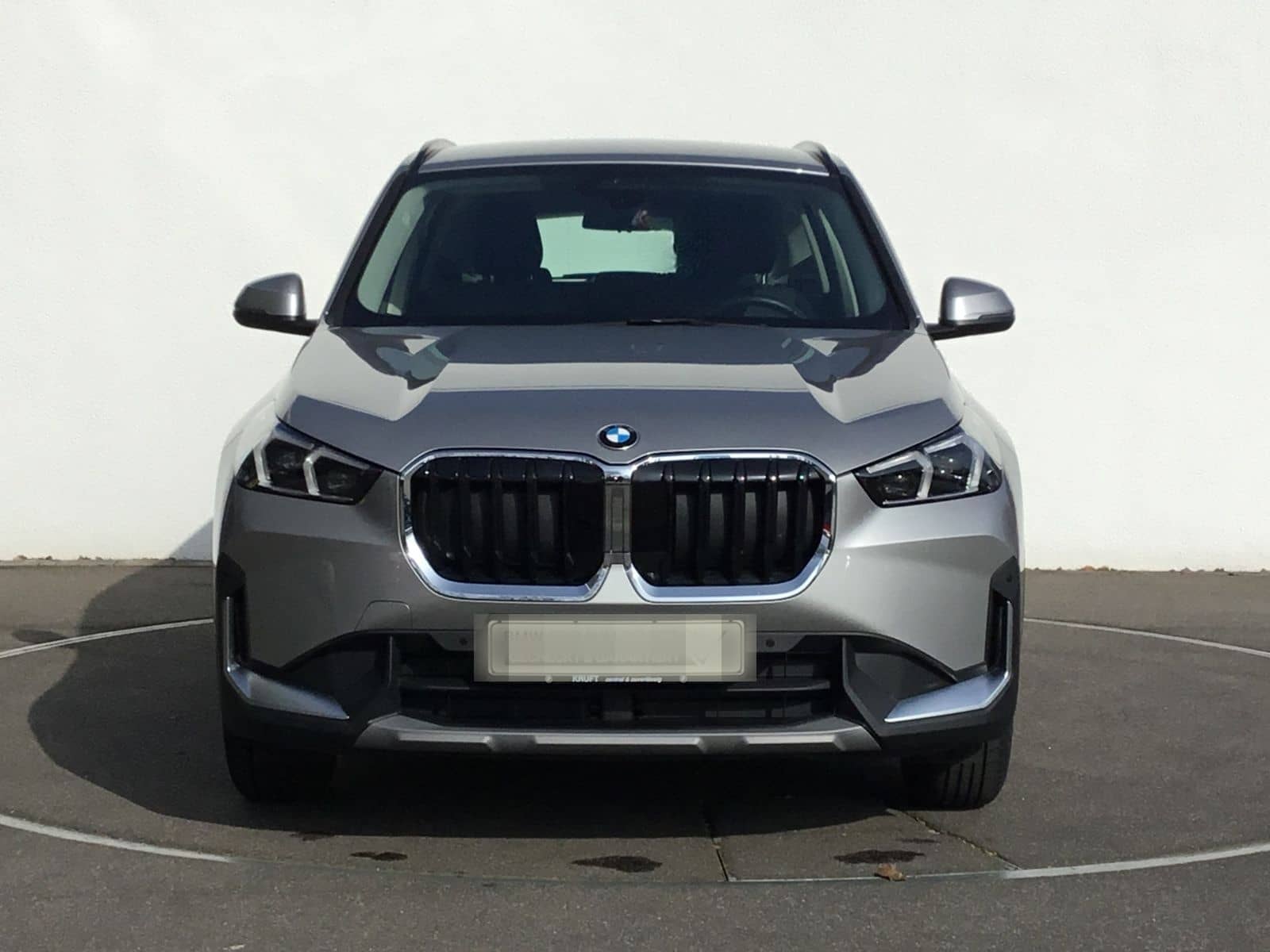 BMW X1 sDrive20i KAMERA+AHK+LM17+SITZHZ+LED foto 7