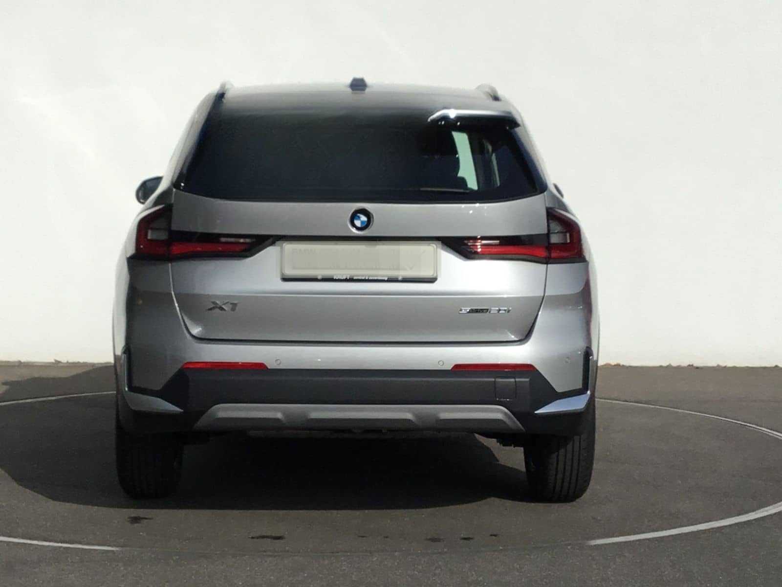 BMW X1 sDrive20i KAMERA+AHK+LM17+SITZHZ+LED foto 9