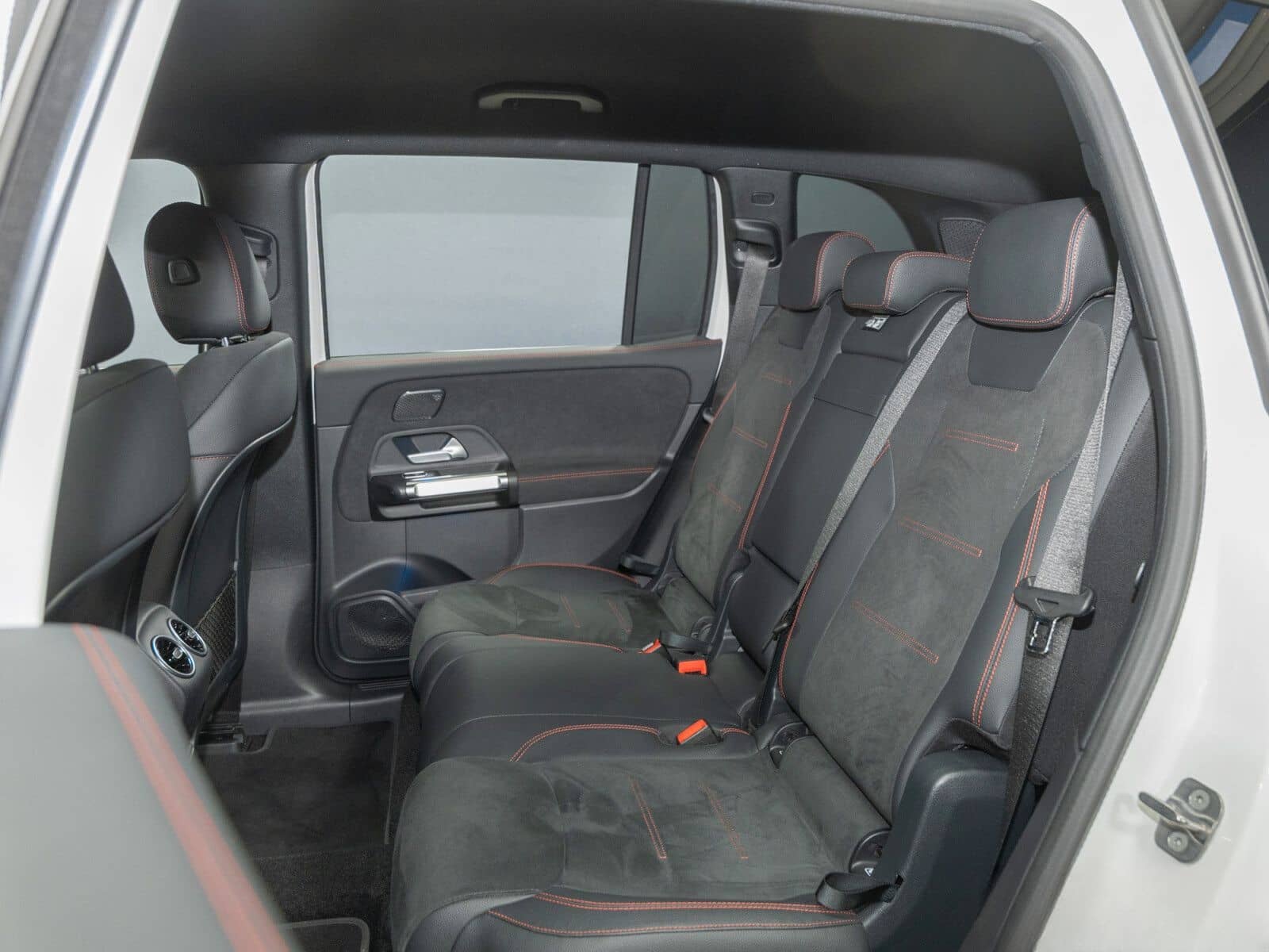 Mercedes-Benz EQB 350 4M AMG LED/Kamera/SHZ/Adv.Sound/Ambiente foto 13