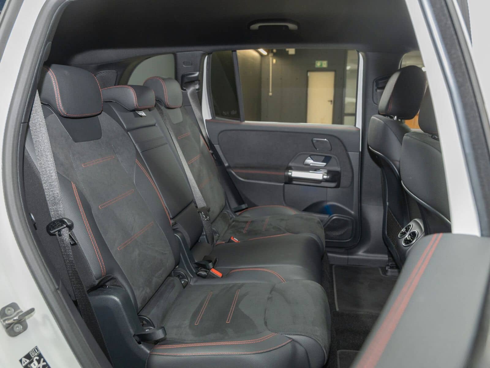 Mercedes-Benz EQB 350 4M AMG LED/Kamera/SHZ/Adv.Sound/Ambiente foto 14