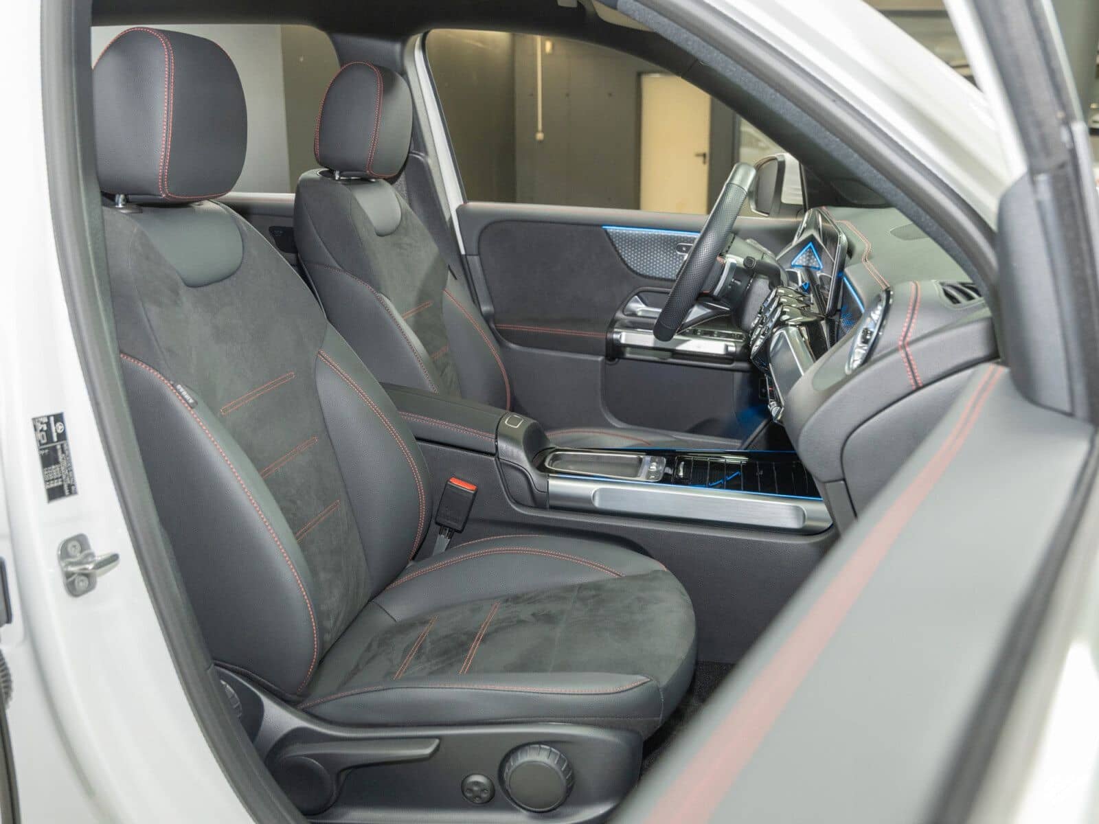 Mercedes-Benz EQB 350 4M AMG LED/Kamera/SHZ/Adv.Sound/Ambiente foto 15