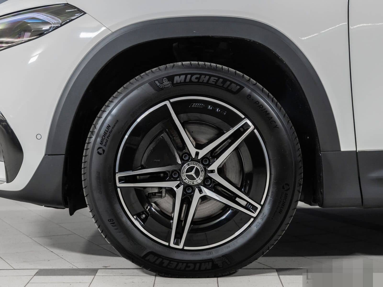 Mercedes-Benz EQB 350 4M AMG LED/Kamera/SHZ/Adv.Sound/Ambiente foto 7