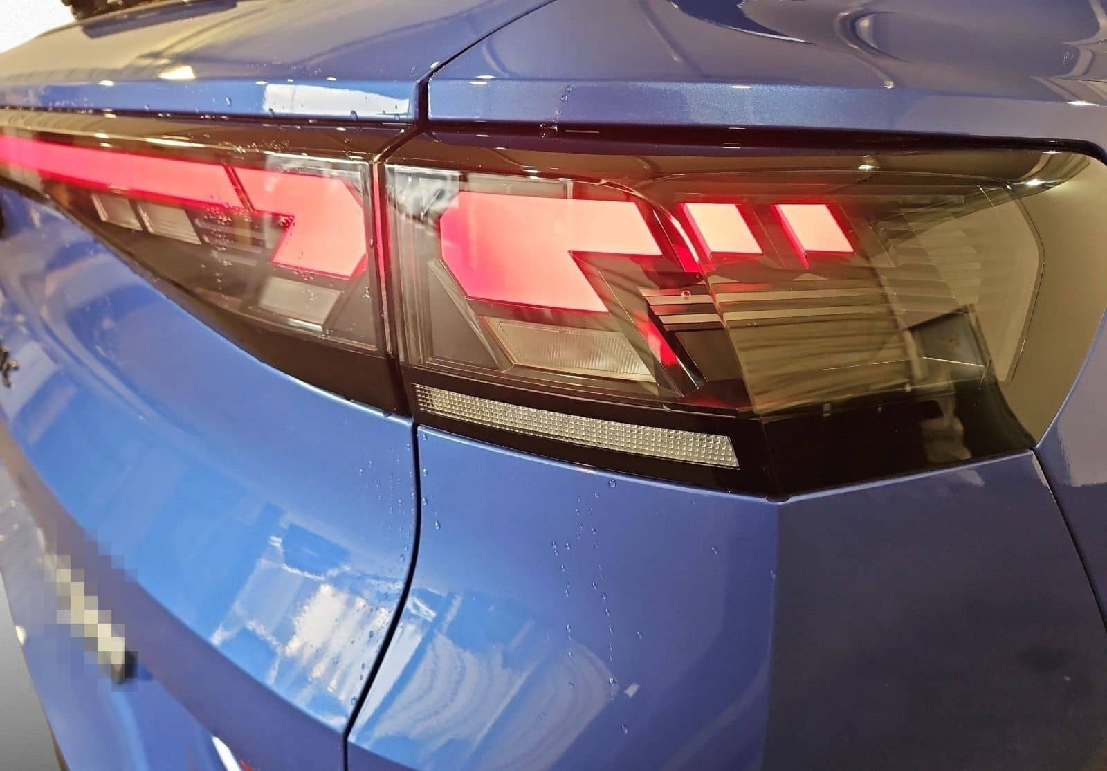 Volkswagen T-Roc R-Line 1.5 l eTSI OPF 110 kW (150 PS) 7-Ga foto 14