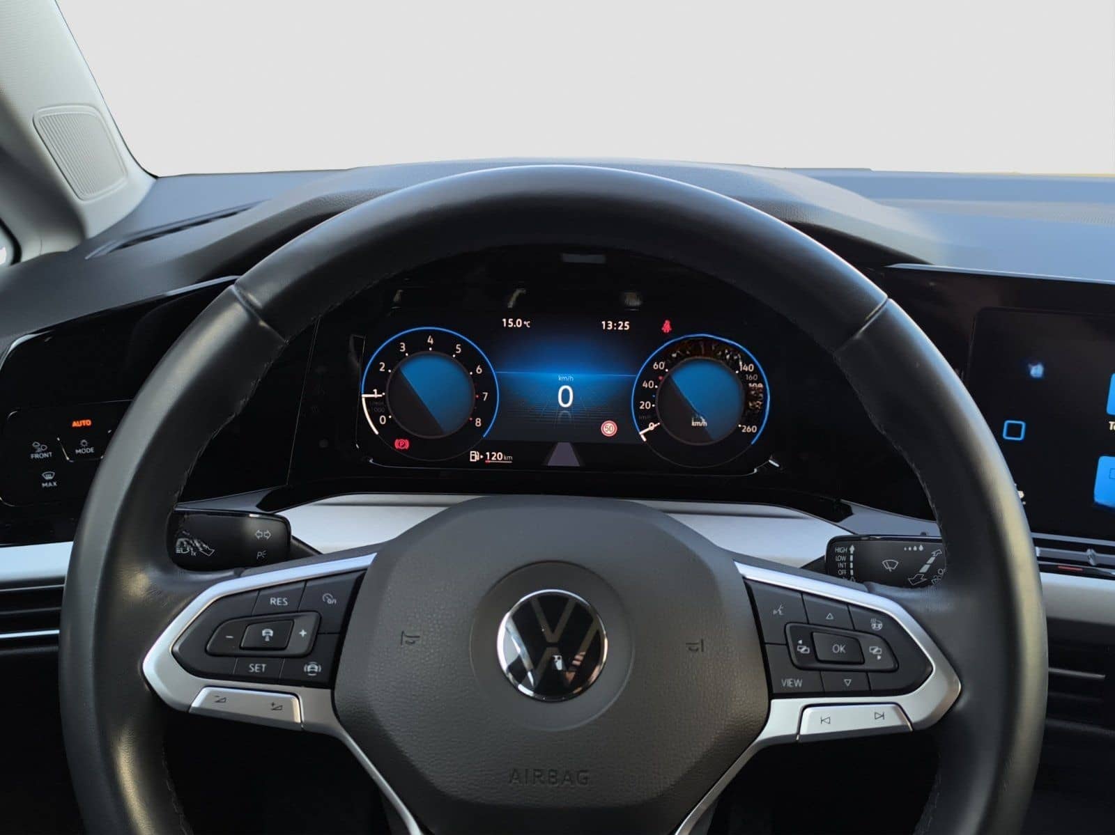 Volkswagen Golf 8 Lim. 1.5 TSI Life LED NAVI RFK foto 14