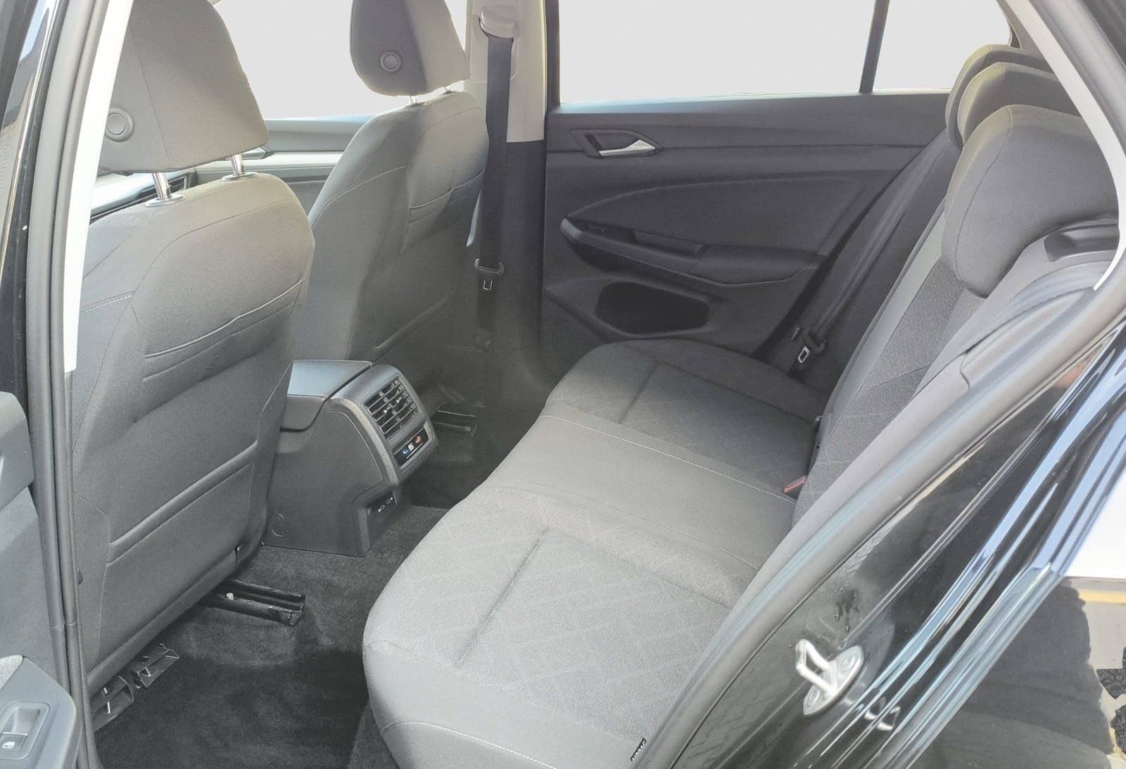 Volkswagen Golf 8 Lim. 1.5 TSI Life LED NAVI RFK foto 16