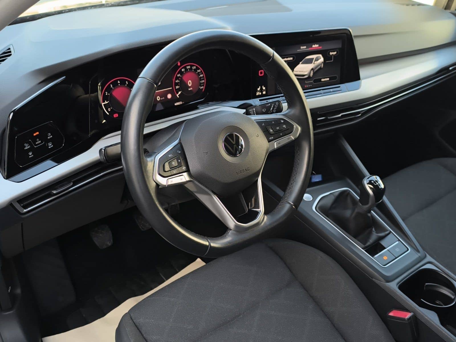 Volkswagen Golf 8 Lim. 1.5 TSI Life LED NAVI RFK foto 23