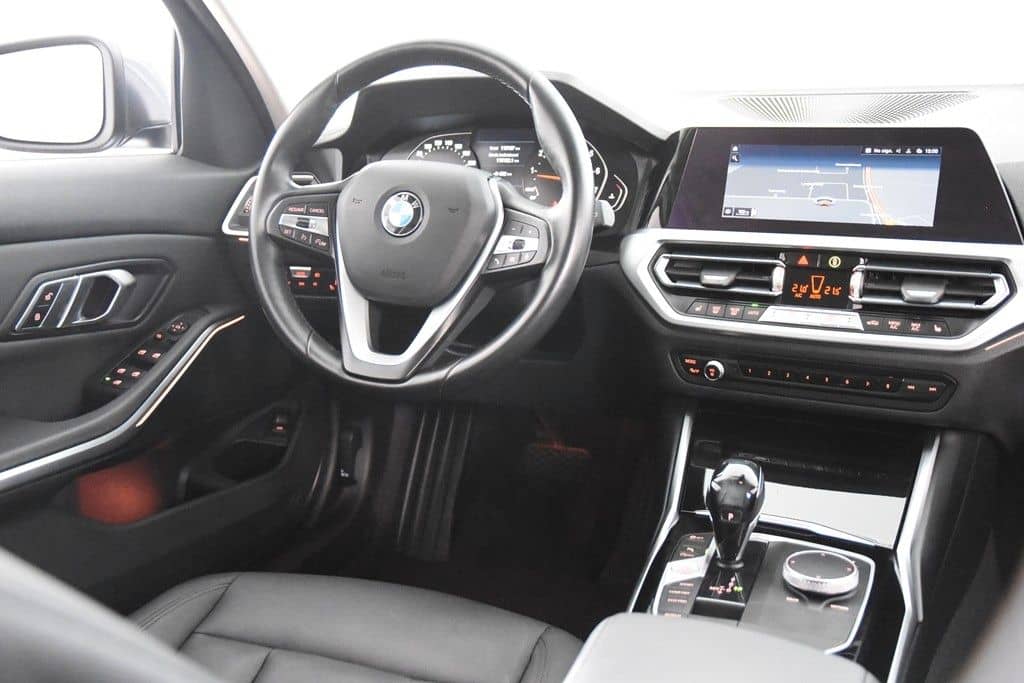 BMW 318i A Touring *1.Hand*Leder*Navi*SHZ*EHK* foto 11
