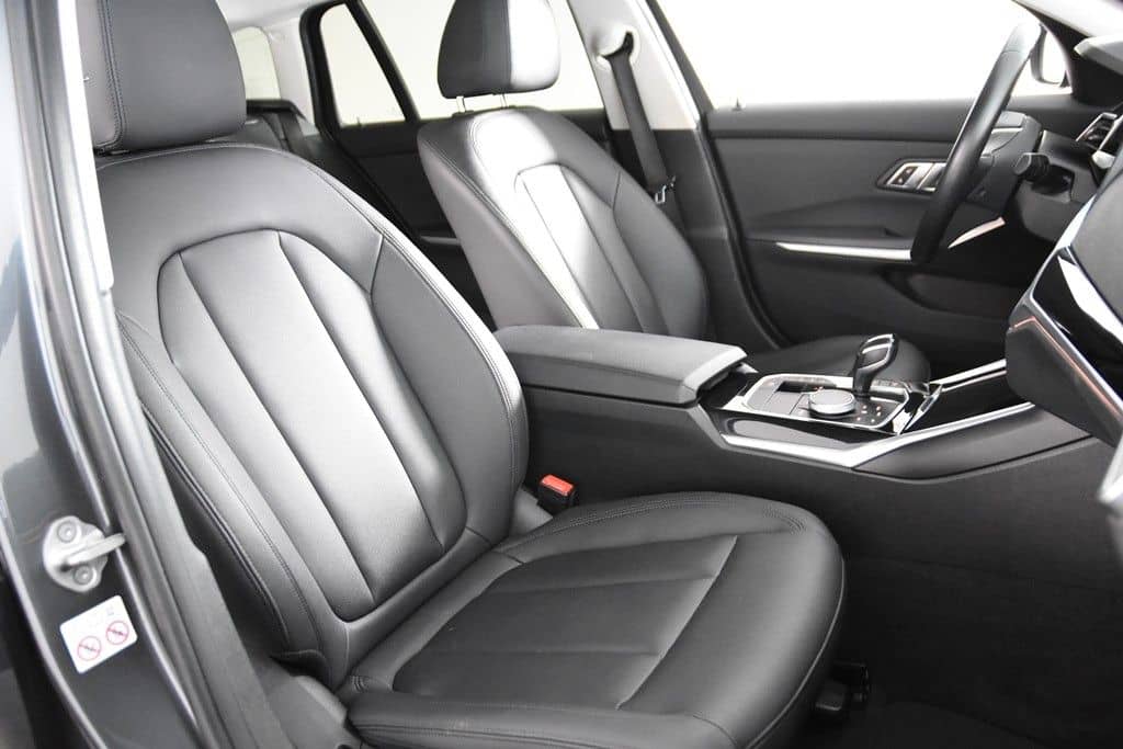 BMW 318i A Touring *1.Hand*Leder*Navi*SHZ*EHK* foto 3